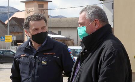 Množično testiranje za zaposlene v gospodarstvu GD Cerknica.,  Sara Čučnik, Matjaž Knap, Jošt Rupnik  10 FOTO LJUBO VUKELIČ